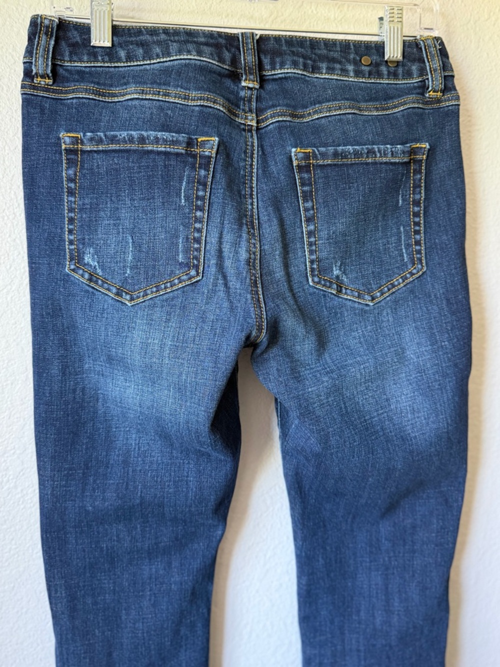 Cabi Straight Leg Jeans in Dark Blue Wash, EUC, Size 4, High Rise - Picture 6 of 9